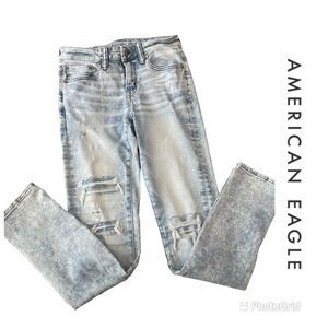 🌟 HOST PIC 🌟 🦅(NWOT) American Eagle AE Airflex 360 Light Wash Ripped Jeans🦅